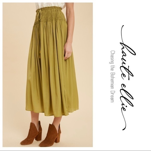 GILIAN - Shirred Waist Skirt - Picture 2 of 5